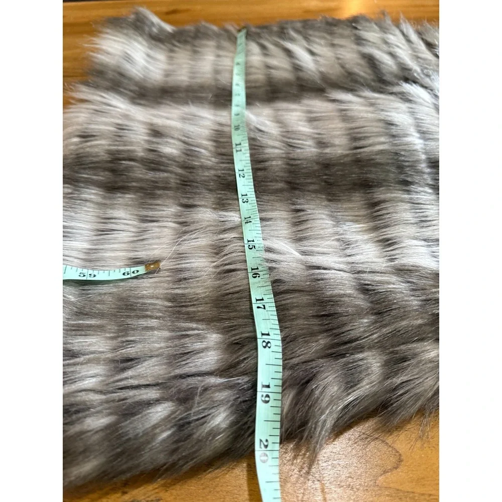 Michael Kors Gray Faux Fur Vest Medium M Horn Toggle Closure Silver Tone Accent